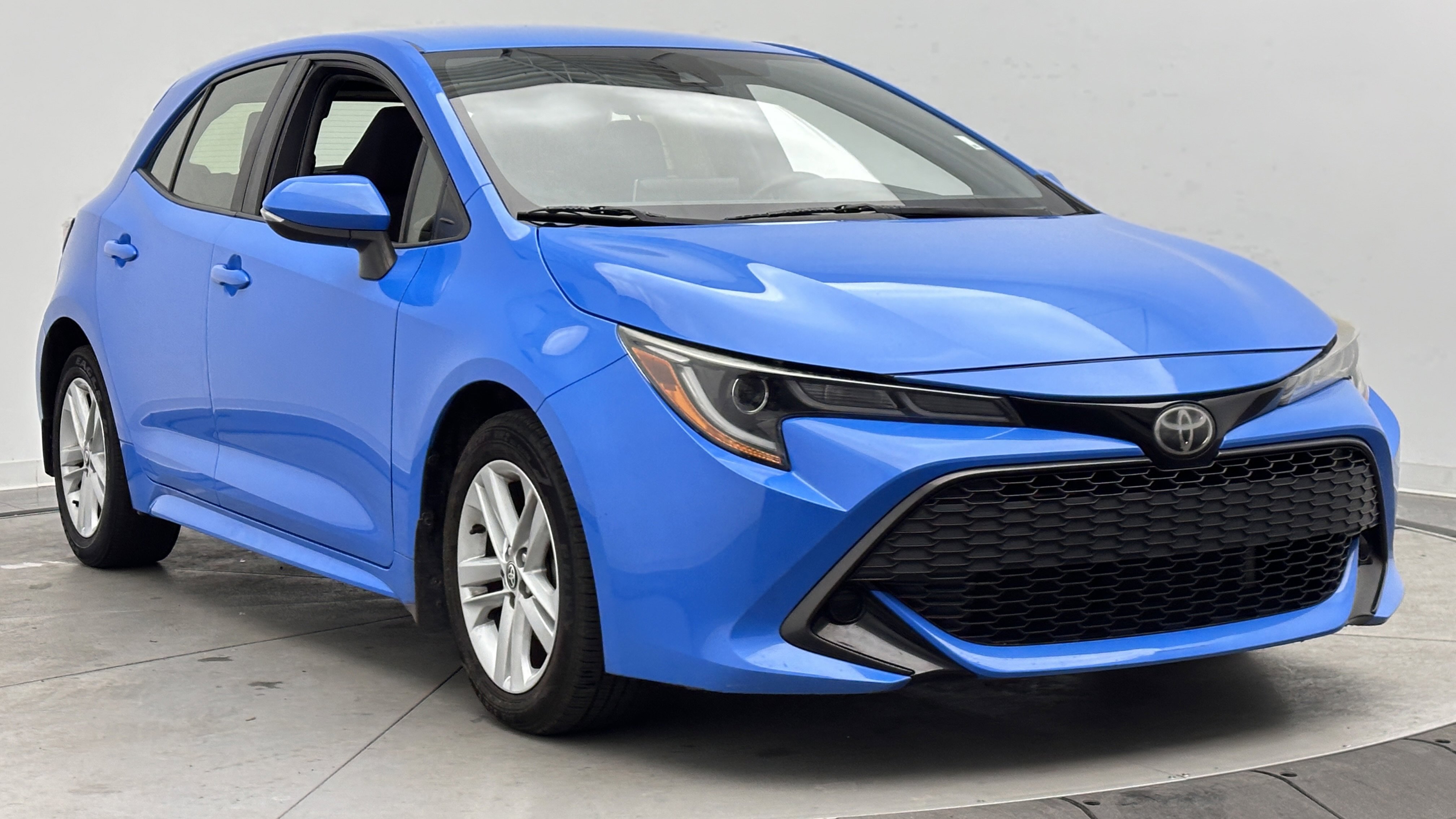 Used 2019 Toyota Corolla SE image 3