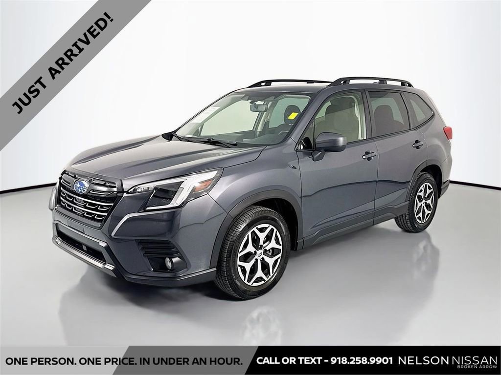 Used 2023 Subaru Forester Premium image 1