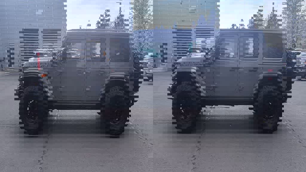 Used 2022 Jeep Wrangler Unlimited Rubicon w/ Xtreme Recon 35" Tire Package image 5