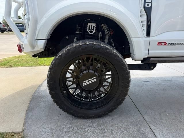 Used 2026 Ford F450 Platinum w/ FX4 Off-Road Package AWD/4WD image 4