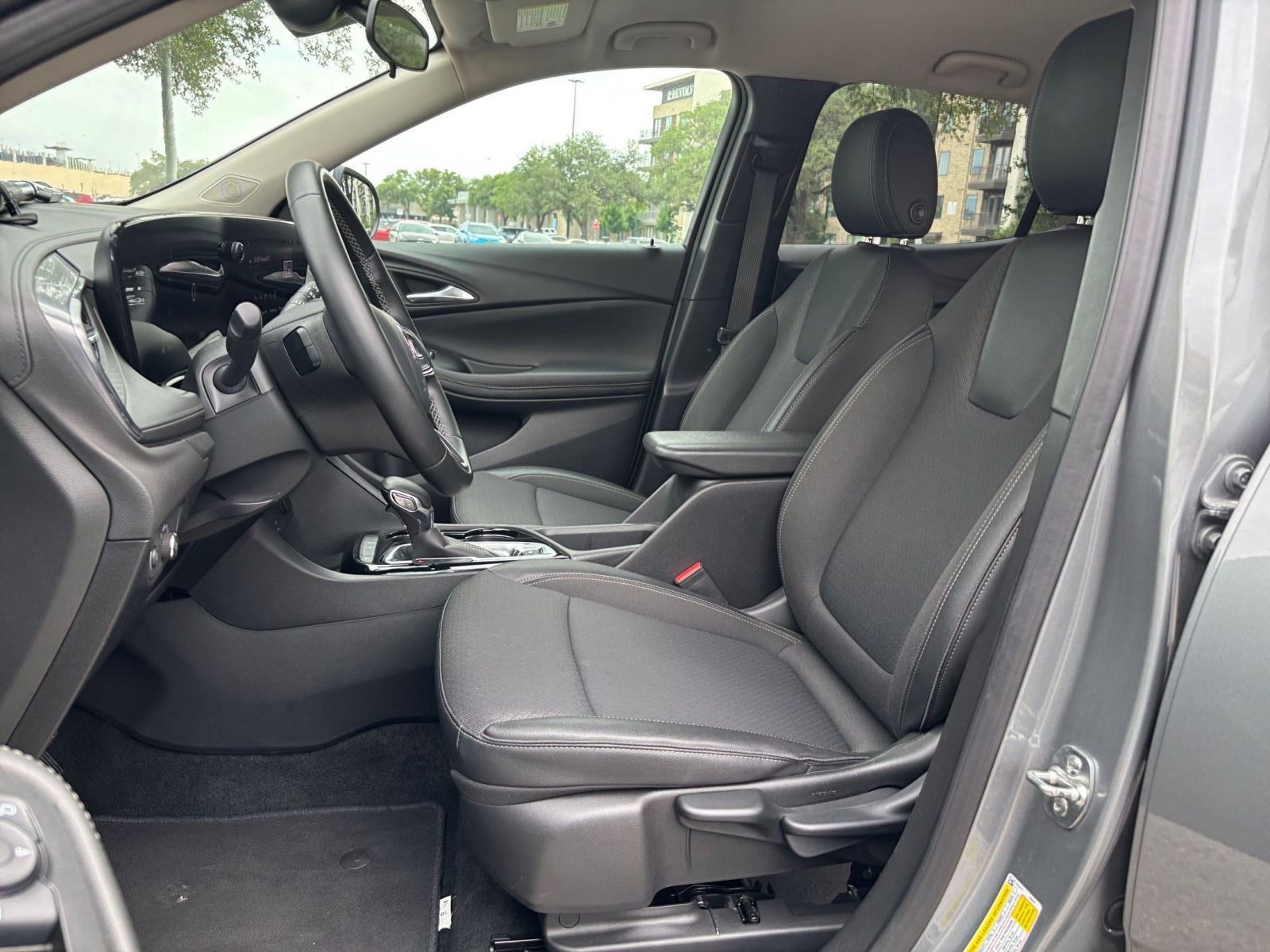 Used 2025 Buick Encore GX Preferred FWD image 22
