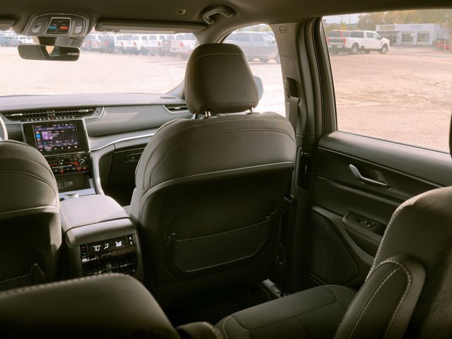 New 2025 Jeep Grand Cherokee L Laredo w/ Luxury Tech Group I image 18