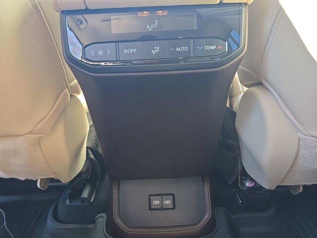 Used 2022 Toyota Highlander XLE image 20