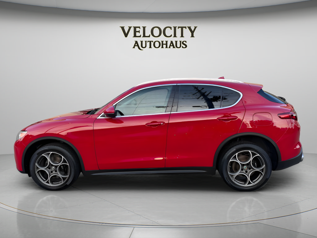 Used 2018 Alfa Romeo Stelvio AWD w/ Cold Weather Package image 4