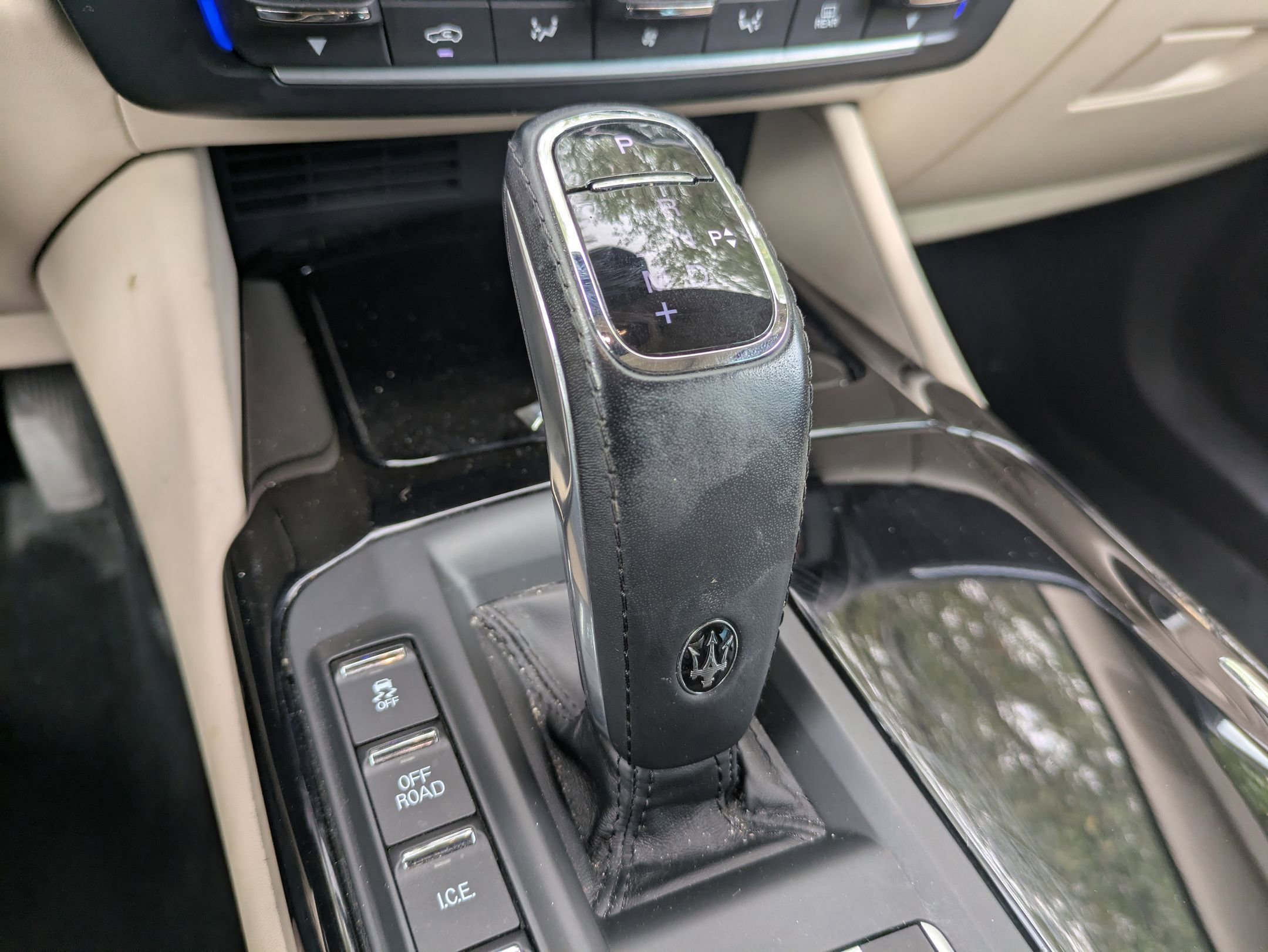 Certified 2022 Maserati Levante Modena image 16