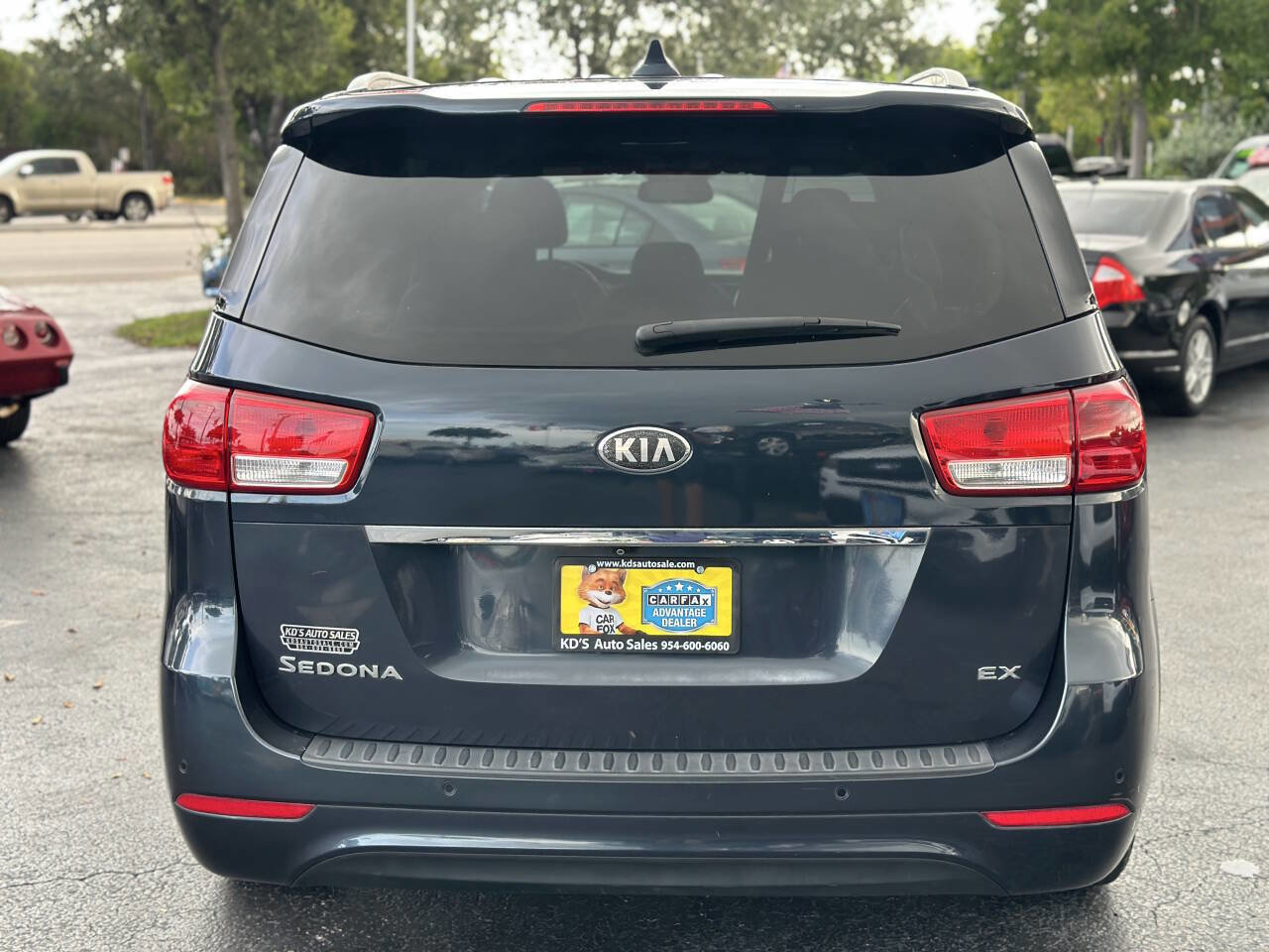 Used 2016 Kia Sedona EX image 6