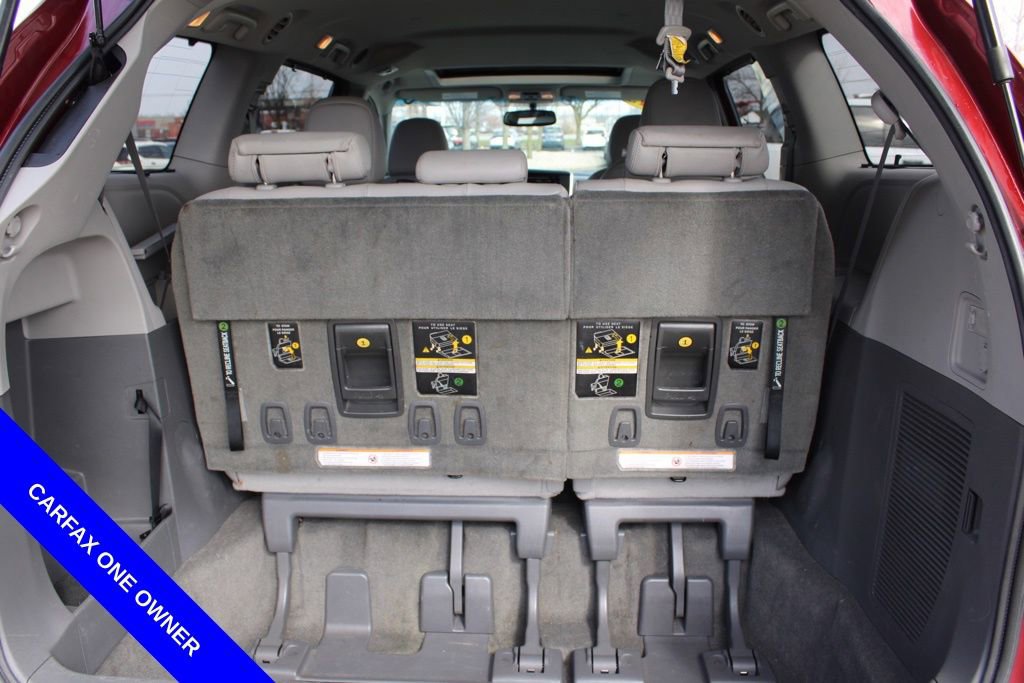 Used 2015 Toyota Sienna XLE image 10