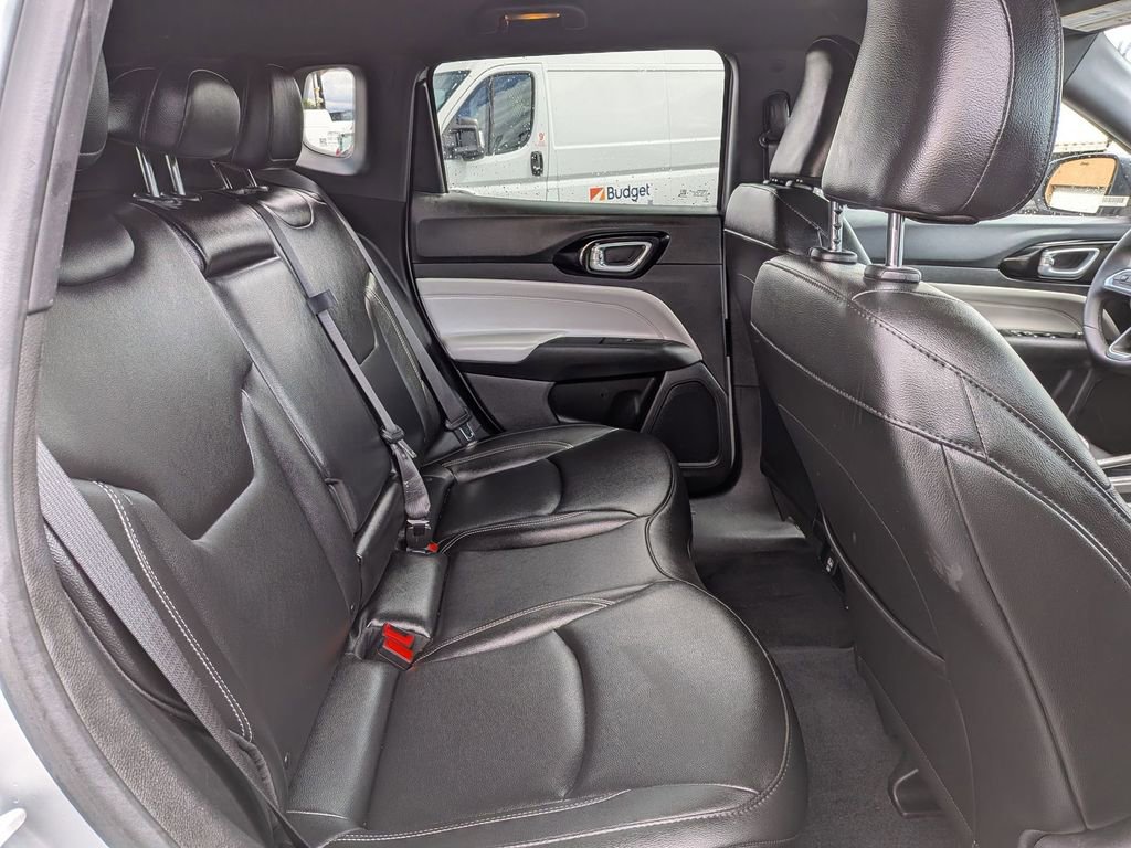 Used 2025 Jeep Compass Limited image 29