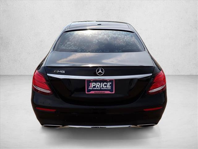 Used 2017 Mercedes-Benz E 300 4MATIC video 3