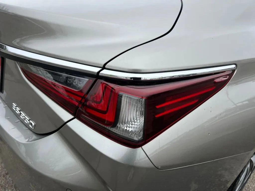 Used 2020 Lexus ES 350 w/ Premium Package image 38