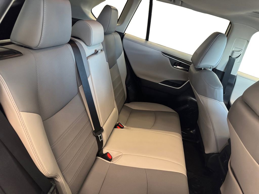 Used 2021 Toyota RAV4 Limited w/ Limited Grade Weather Package AWD/4WD image 18