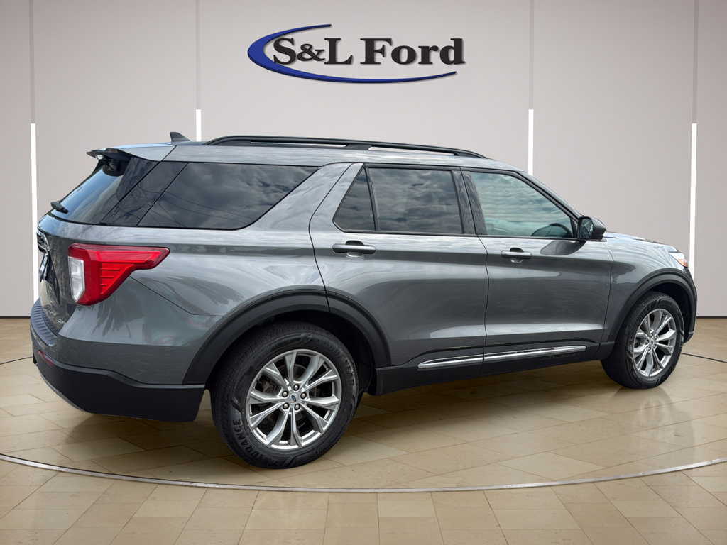 Certified 2023 Ford Explorer XLT w/ Equipment Group 202A AWD/4WD image 8