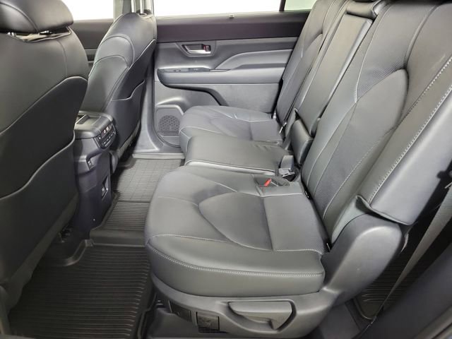 Used 2025 Toyota Grand Highlander AWD Hybrid image 12