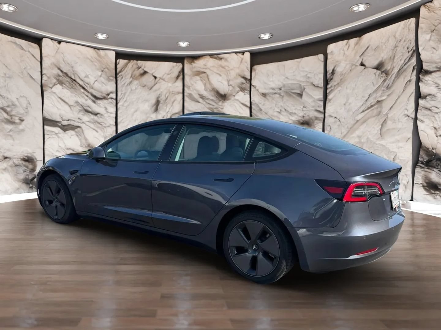 Used 2021 Tesla Model 3 Standard Range Plus RWD image 3