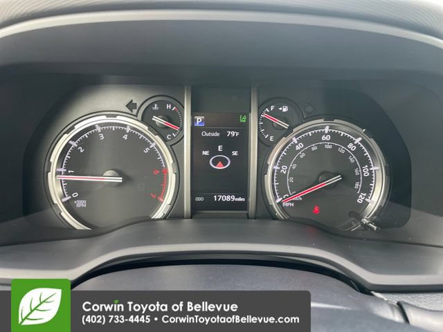 Used 2024 Toyota 4Runner TRD Off-Road Premium w/ Moonroof Package AWD/4WD image 17