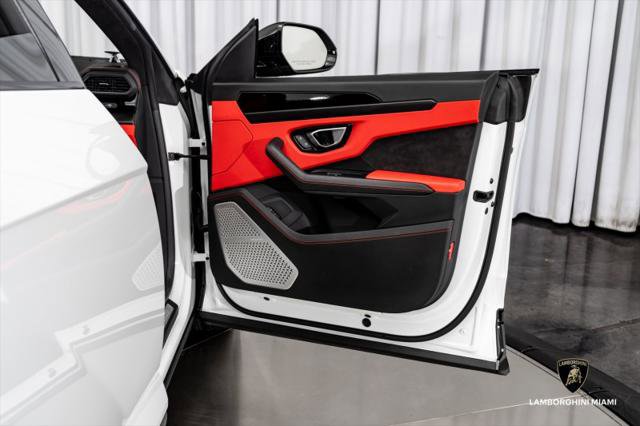 Used 2022 Lamborghini Urus image 37
