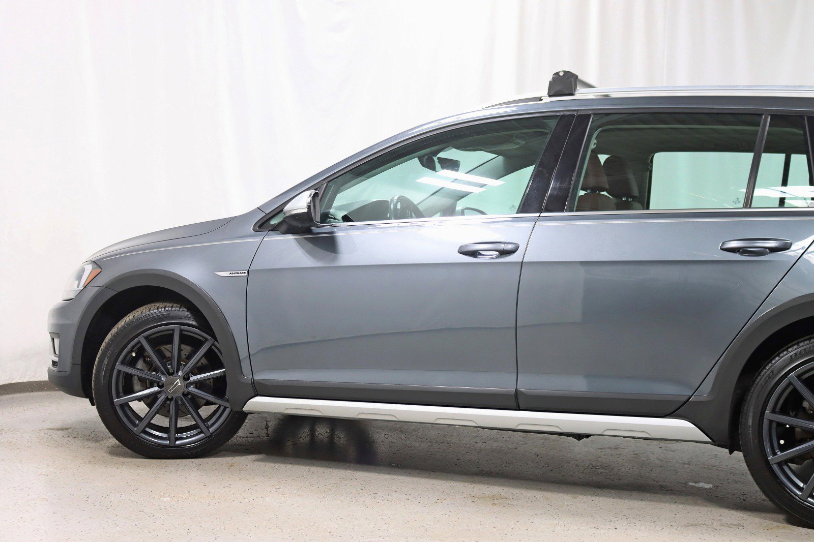 Used 2019 Volkswagen Golf Alltrack SE image 11