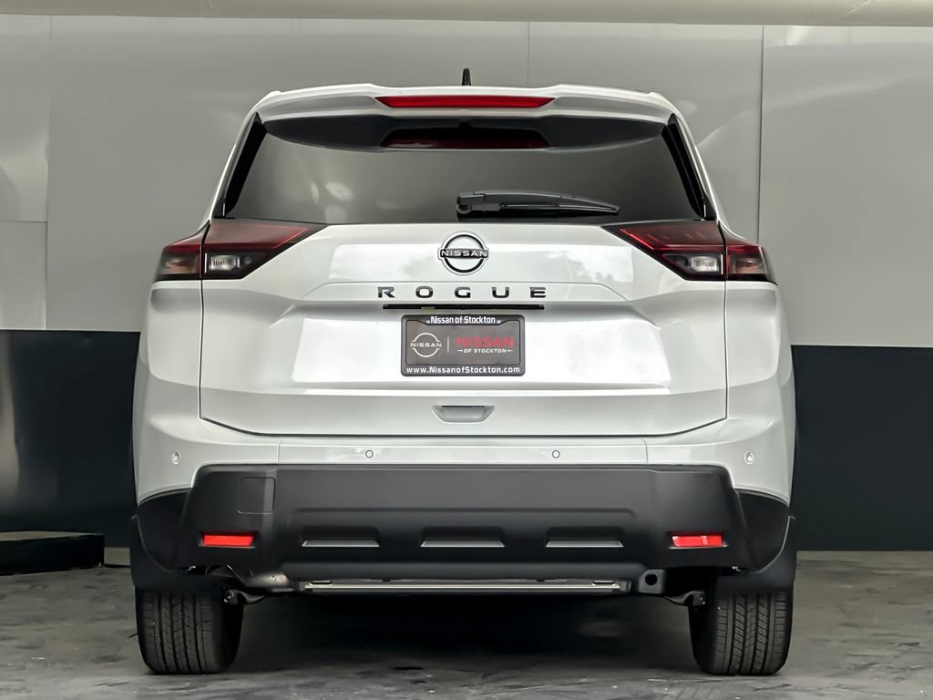 Used 2026 Nissan Rogue Dark Armor FWD image 4