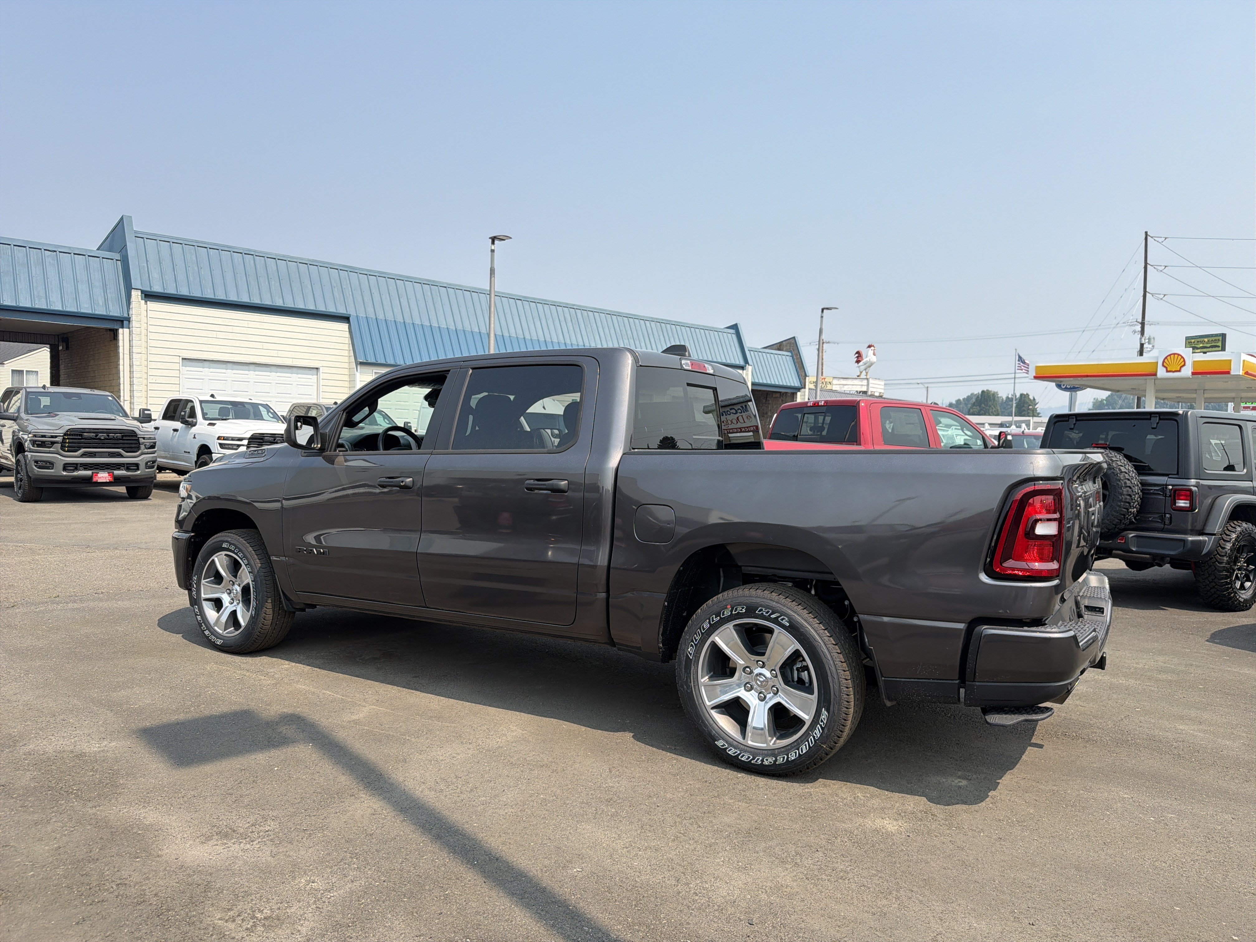 New 2026 RAM 1500 Express AWD/4WD image 3