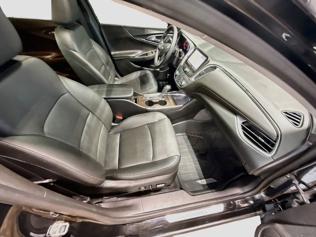 Used 2019 Chevrolet Malibu Premier w/ Sun and Wheel Package FWD image 30
