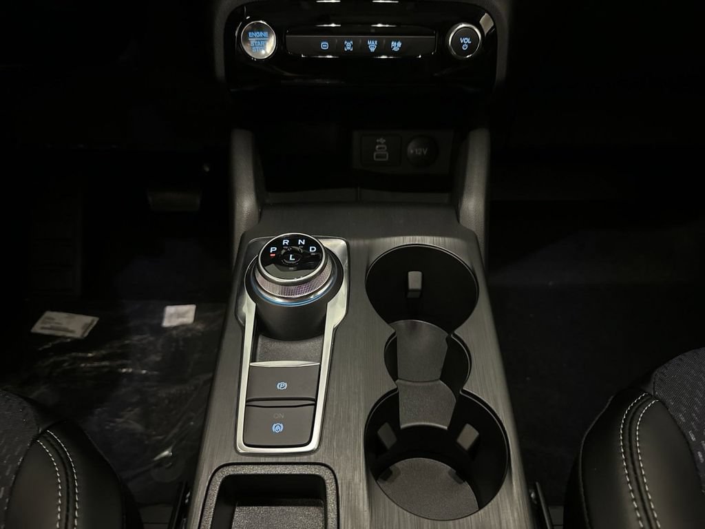 New 2025 Ford Escape SE FWD image 13