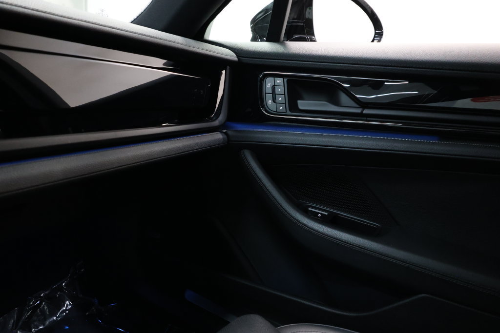 Used 2025 Porsche Panamera image 68
