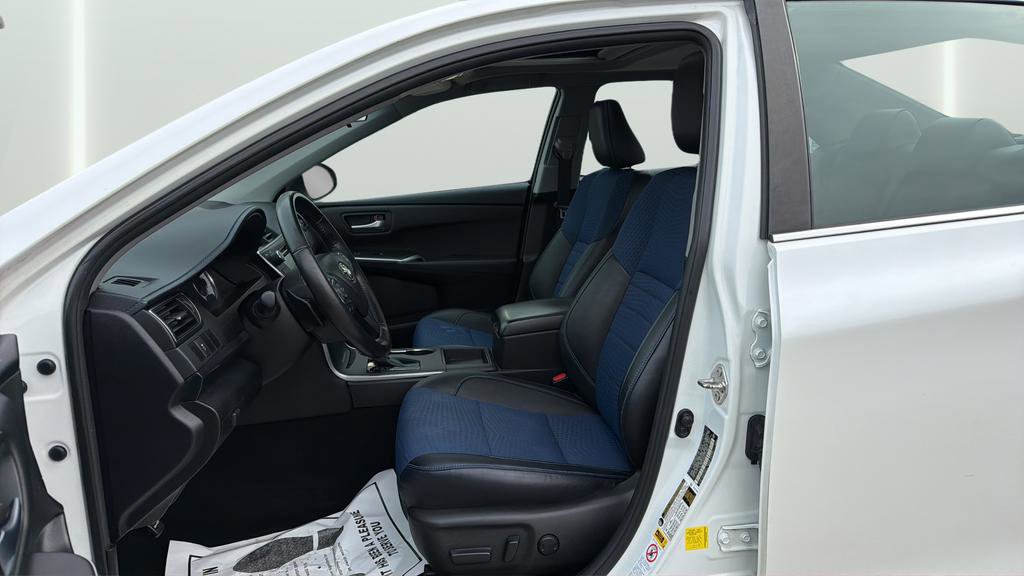 Used 2016 Toyota Camry SE image 31