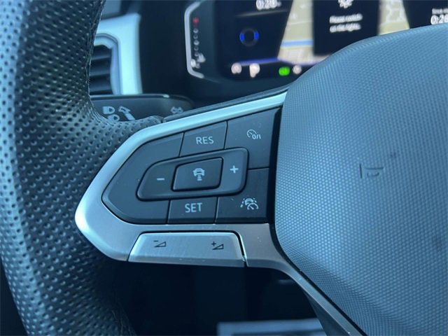 Used 2022 Volkswagen Atlas Cross Sport SEL Premium R-Line image 29