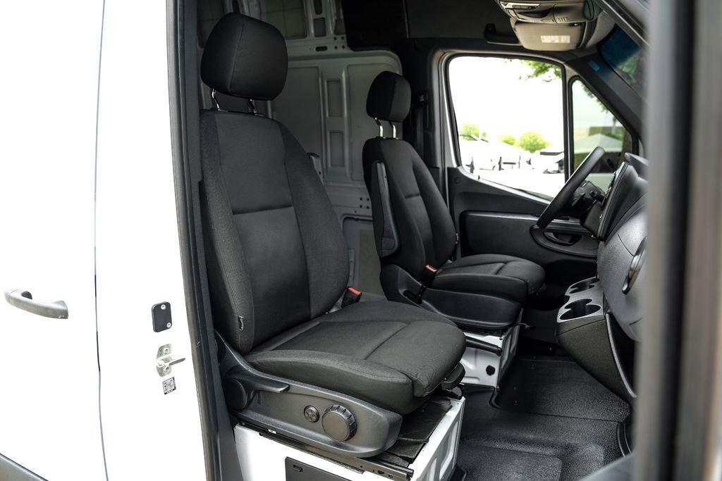 Used 2020 Mercedes-Benz Sprinter 2500 w/ Driver Convenience Package image 32