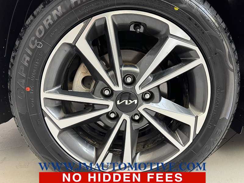 Used 2024 Kia Forte LXS FWD image 9
