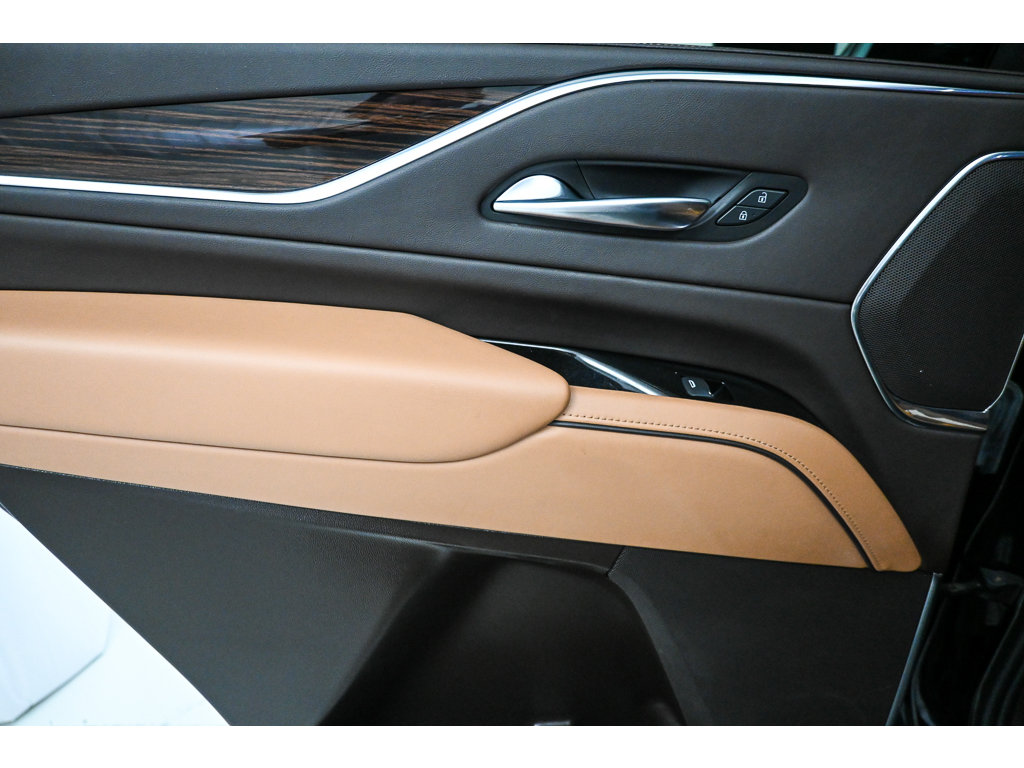 Used 2023 Cadillac Escalade Premium Luxury AWD/4WD image 22