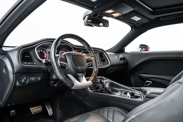 Used 2016 Dodge Challenger SRT w/ Technology Group image 19