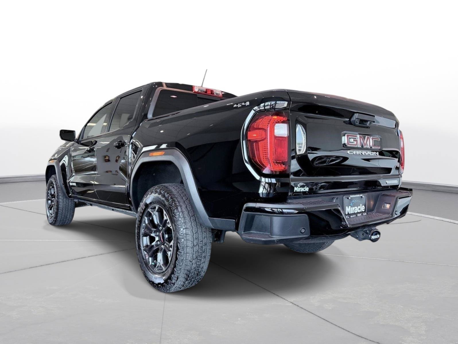 Used 2025 GMC Canyon Elevation w/ Convenience Package AWD/4WD image 7