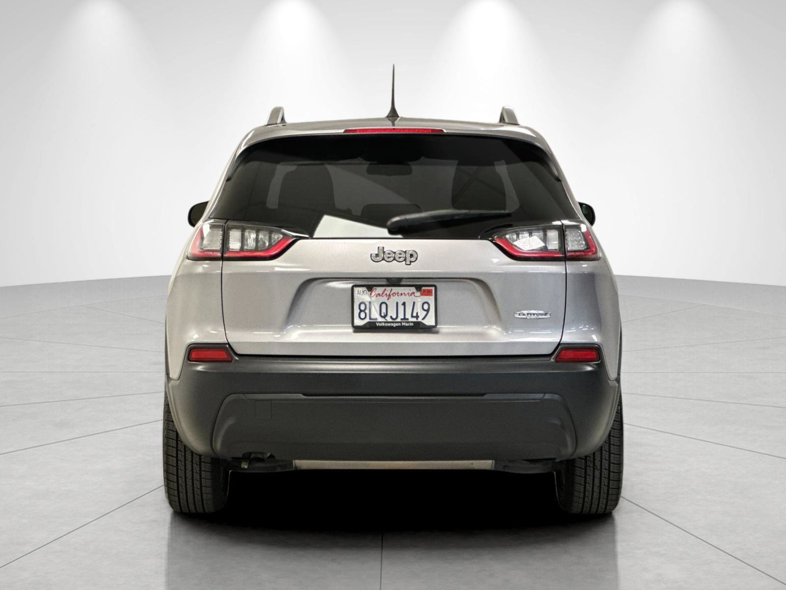 Used 2019 Jeep Cherokee Latitude w/ Popular Appearance Group FWD image 4