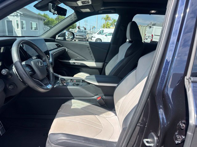 Used 2024 Lexus TX 500h AWD w/ Technology Package image 9