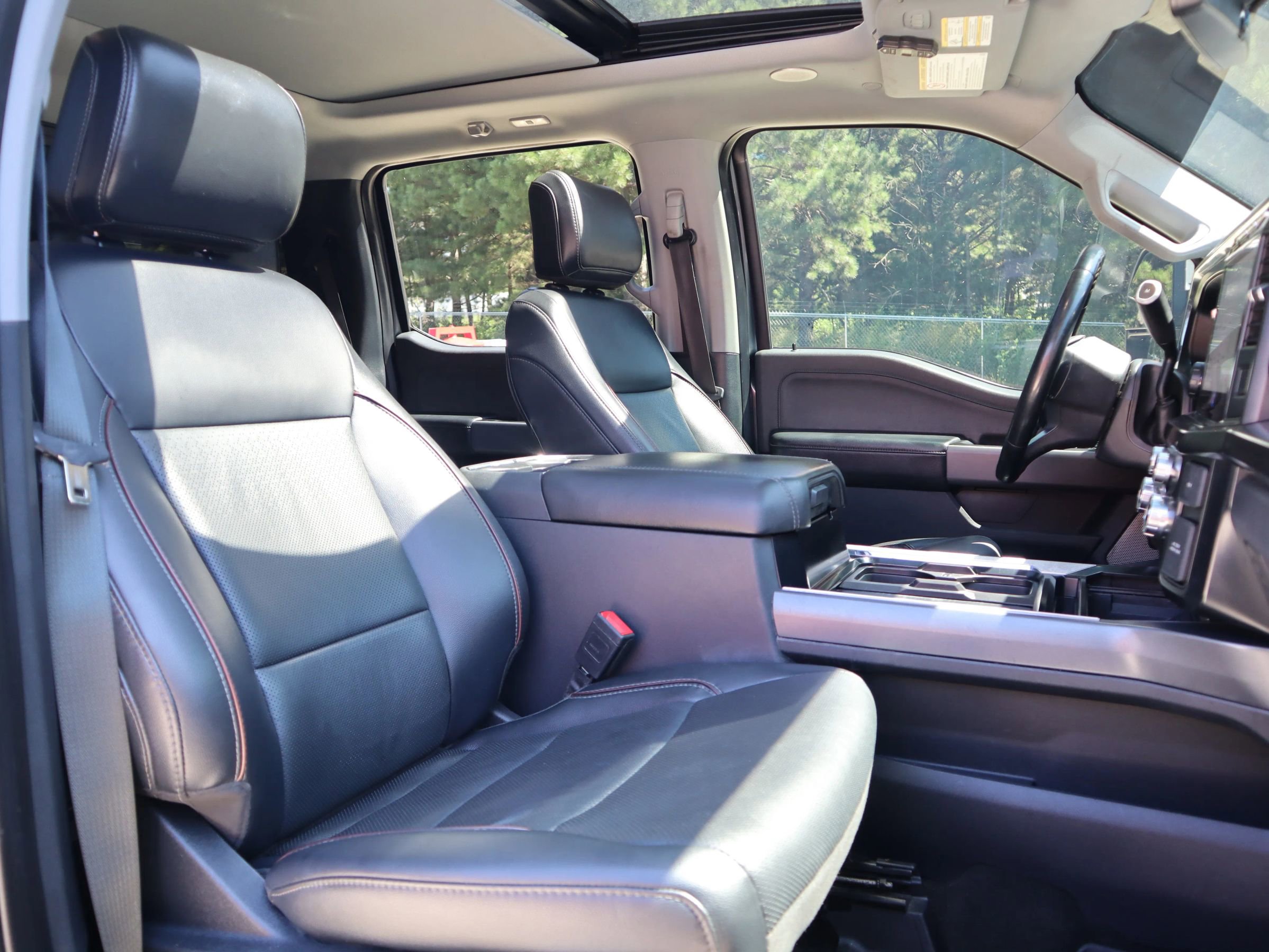 Used 2024 Ford F250 Lariat w/ Lariat Ultimate Package image 30