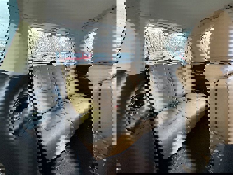 Used 2018 Nissan Armada Platinum image 17