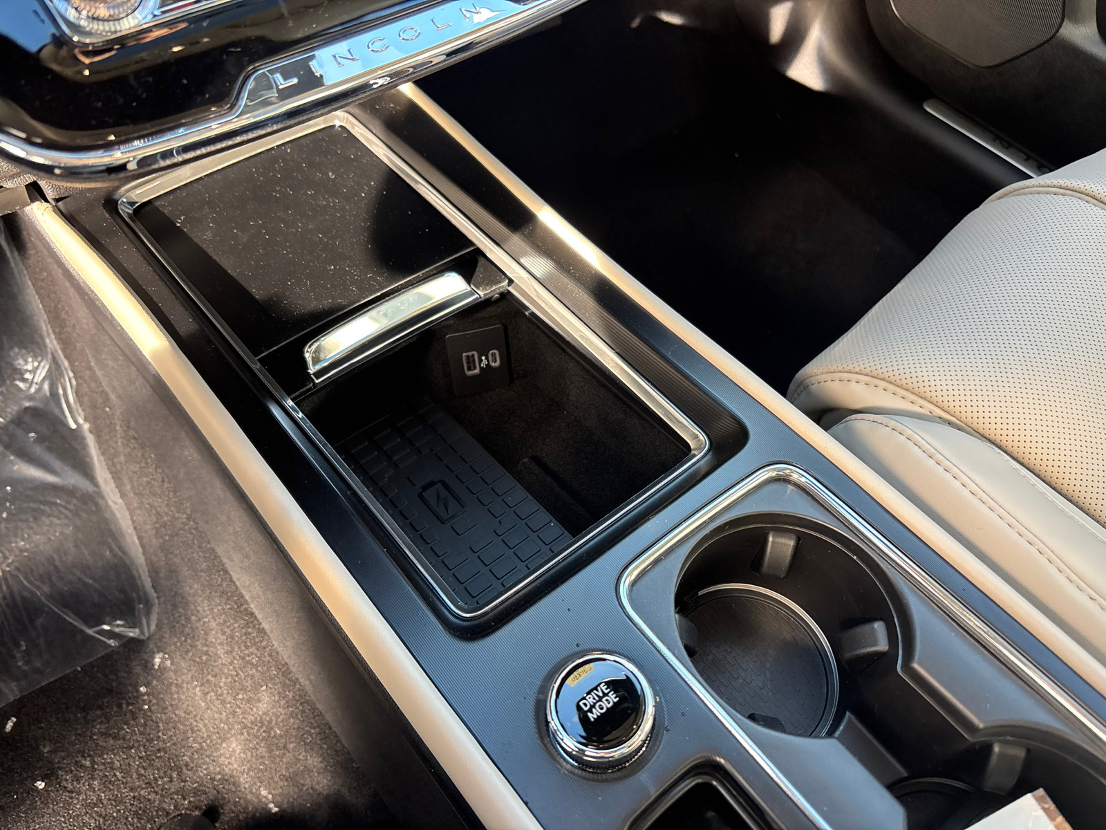 New 2026 Lincoln Corsair Reserve image 23