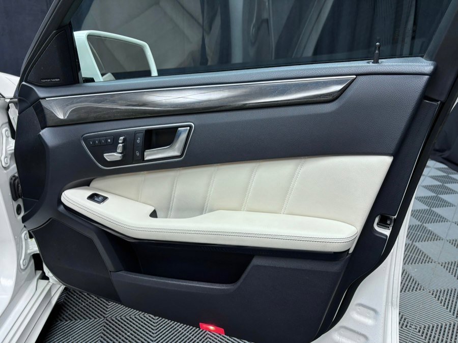 Used 2014 Mercedes-Benz E 350 4MATIC Sedan w/ Premium 1 Package image 26