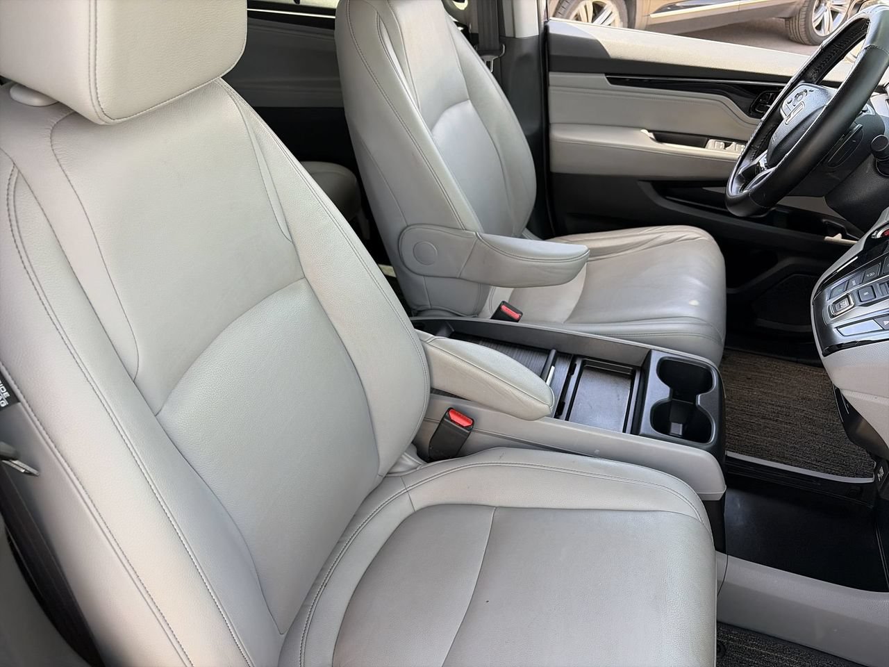 Used 2023 Honda Odyssey Touring image 10