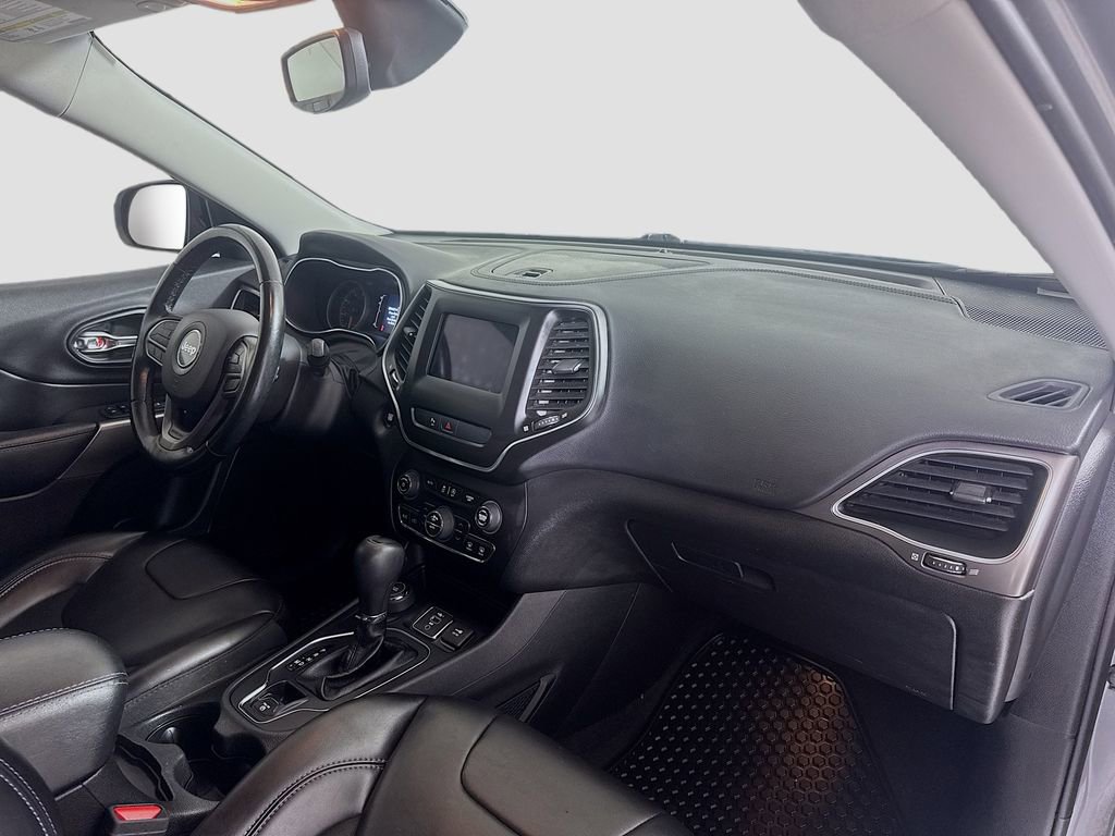 Used 2020 Jeep Cherokee Latitude Plus w/ Comfort/Convenience Group image 27