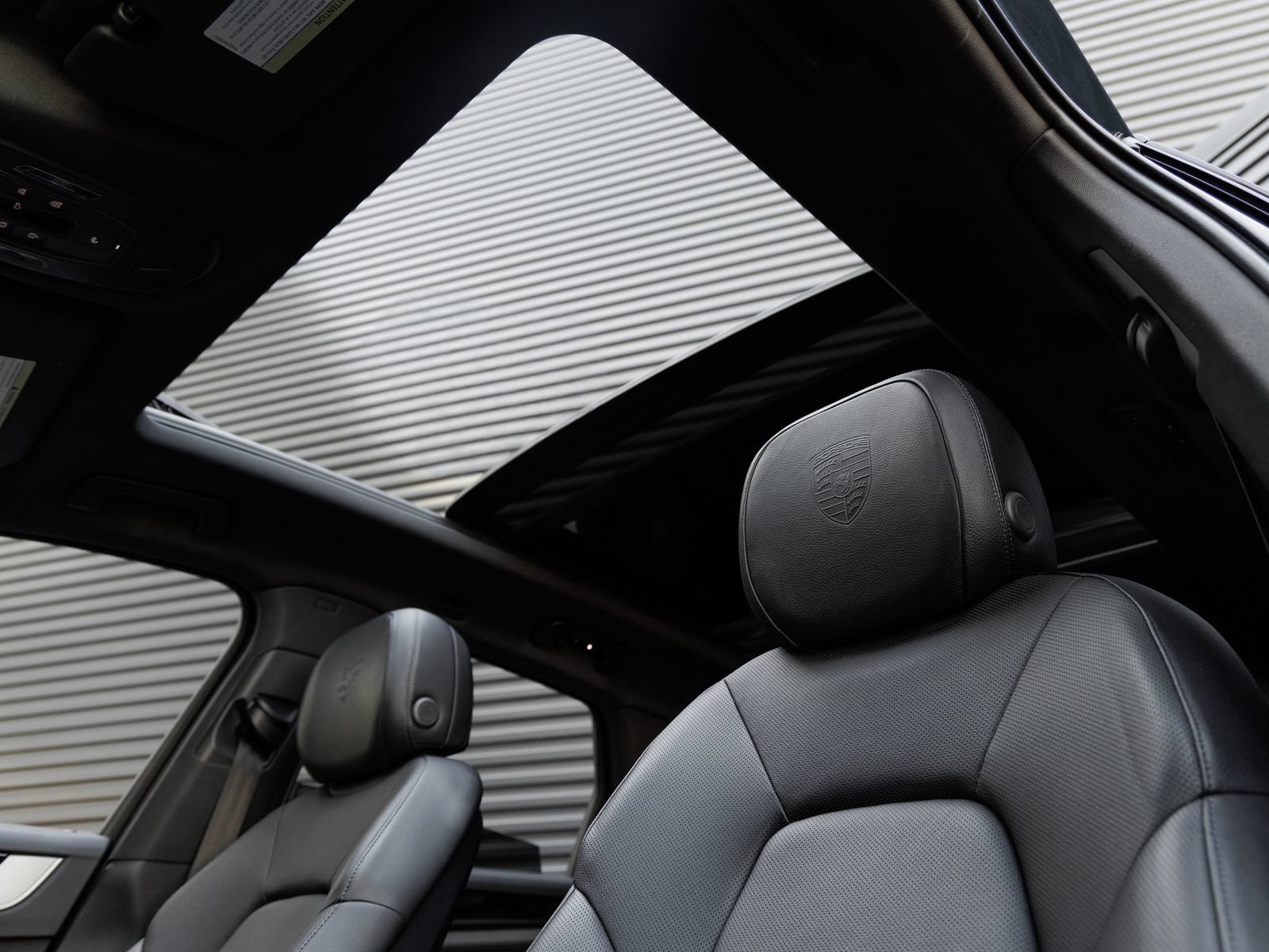 Certified 2025 Porsche Cayenne AWD/4WD image 14