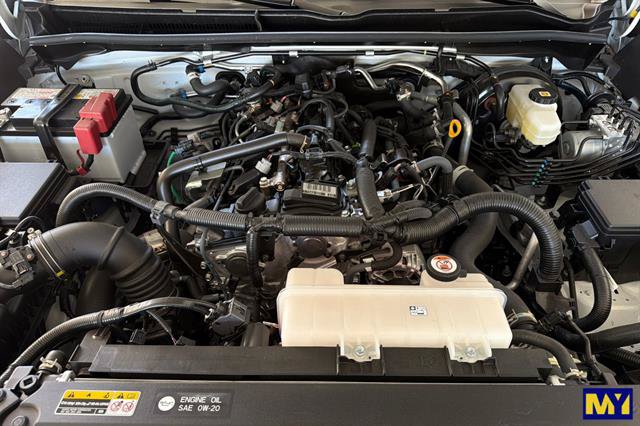 Used 2025 Toyota 4Runner SR5 AWD/4WD image 25