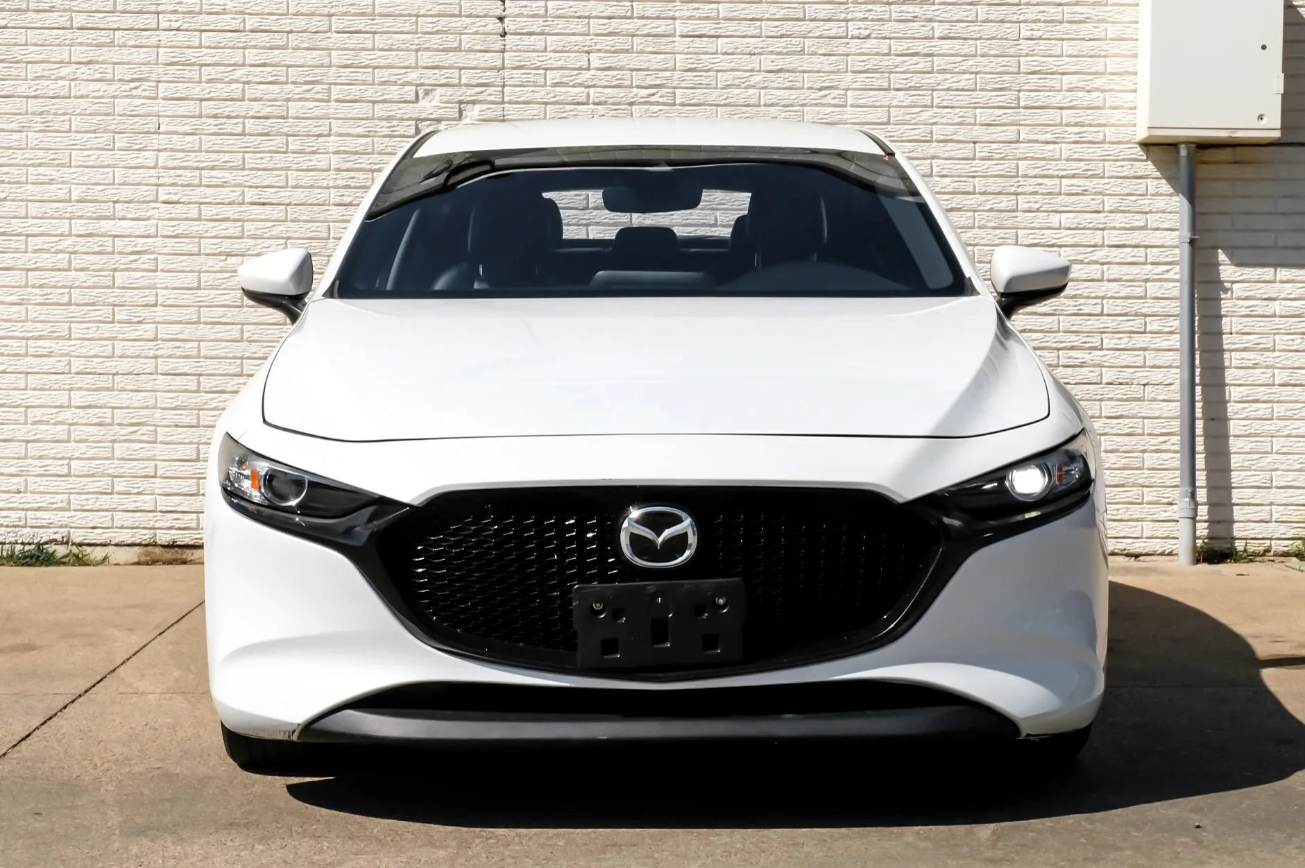 Used 2019 MAZDA MAZDA3 Hatchback w/ Preferred Package FWD image 4