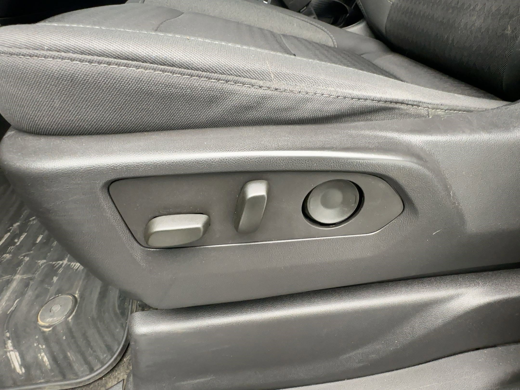 Certified 2023 Chevrolet Silverado 1500 Custom Trail Boss w/ LPO, Dark Essentials Package image 13