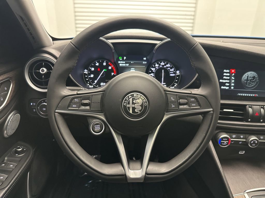 Used 2019 Alfa Romeo Giulia Ti w/ Nero Edizione image 18