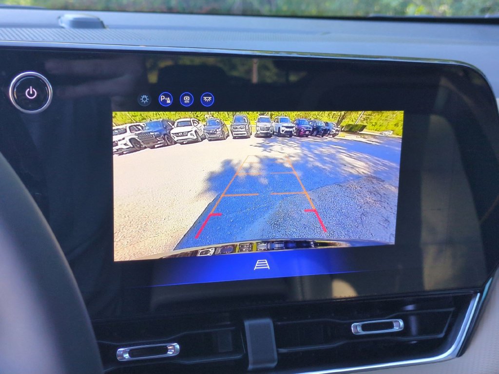 New 2027 Chevrolet Equinox ACTIV w/ Convenience Package III FWD image 23