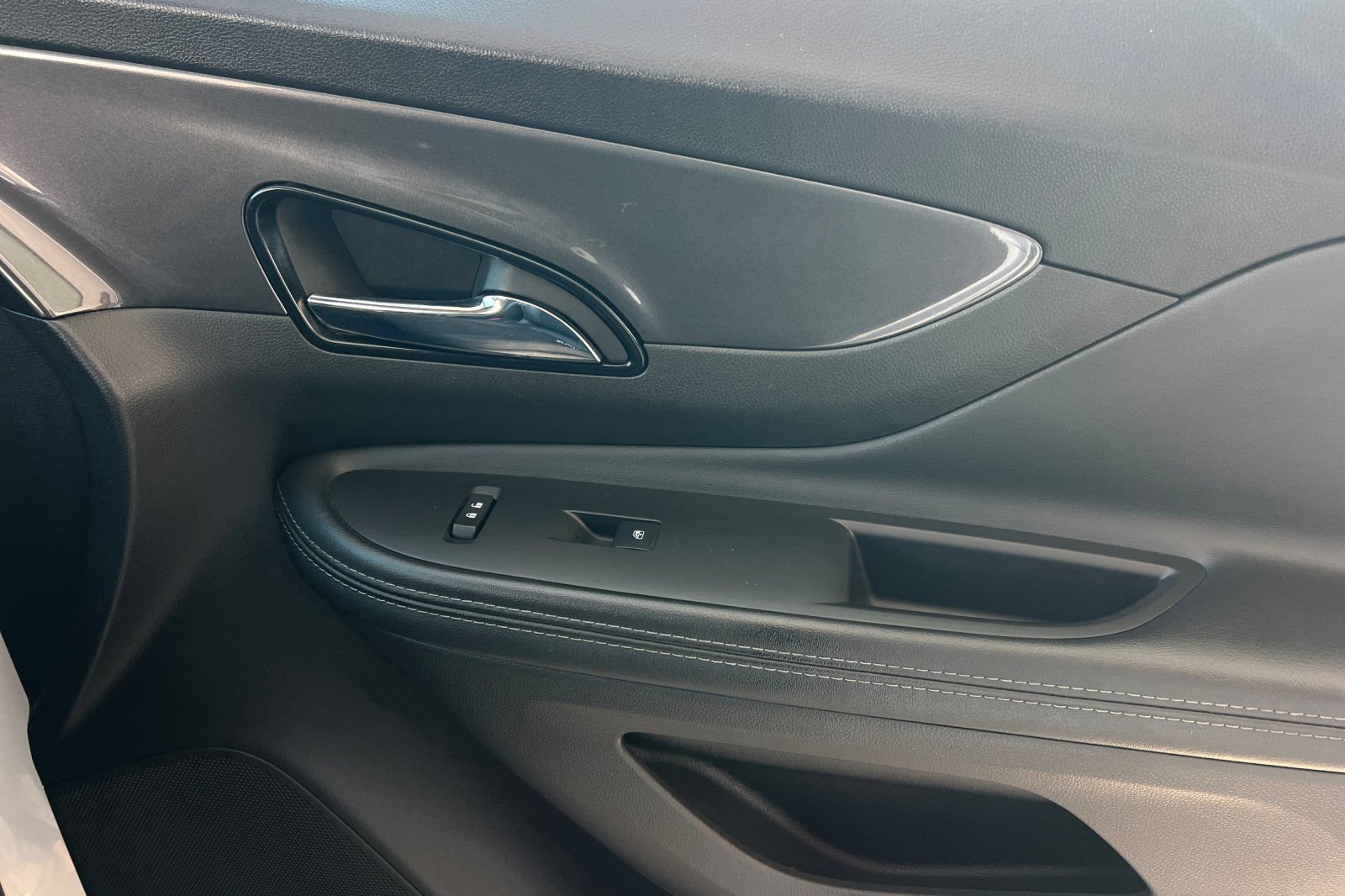 Used 2021 Buick Encore Preferred FWD image 26