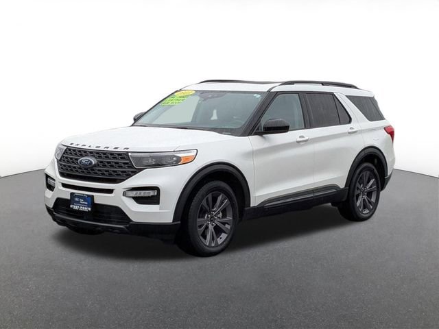 Certified 2023 Ford Explorer XLT w/ Equipment Group 202A image 5