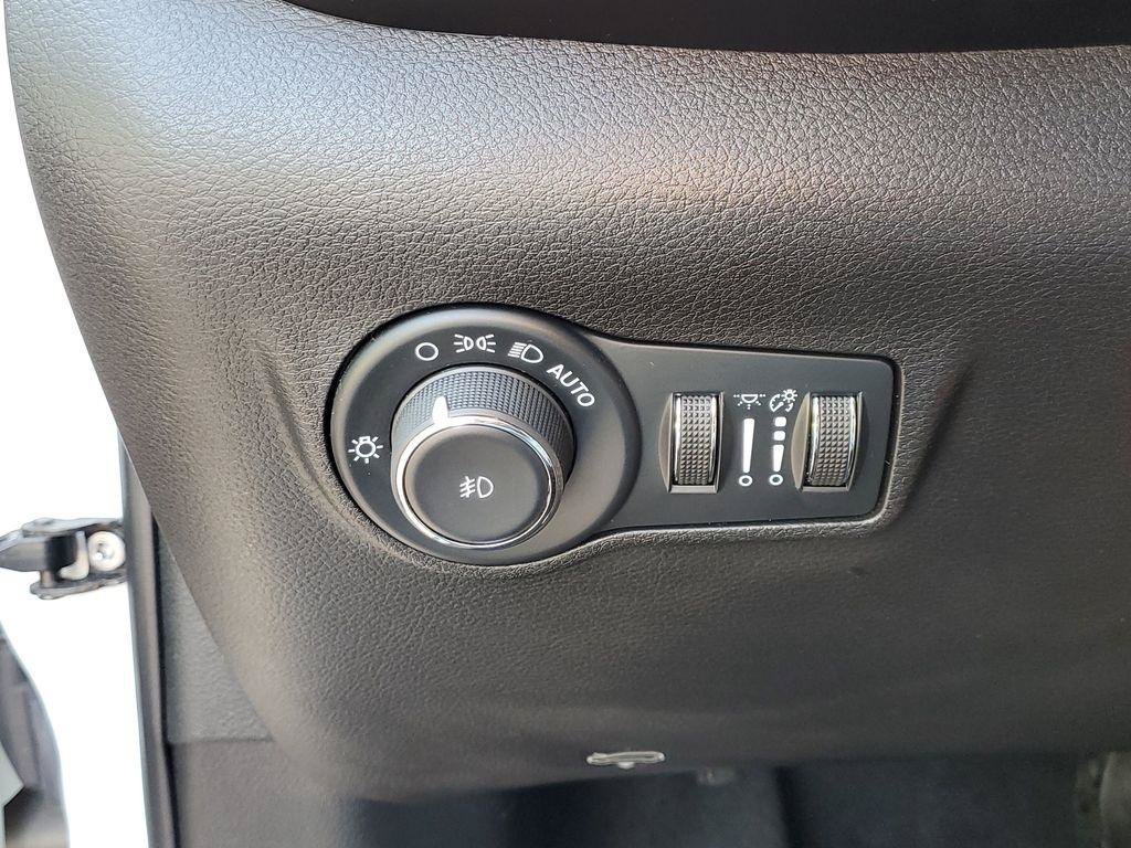 Used 2024 Jeep Compass Latitude AWD/4WD image 13